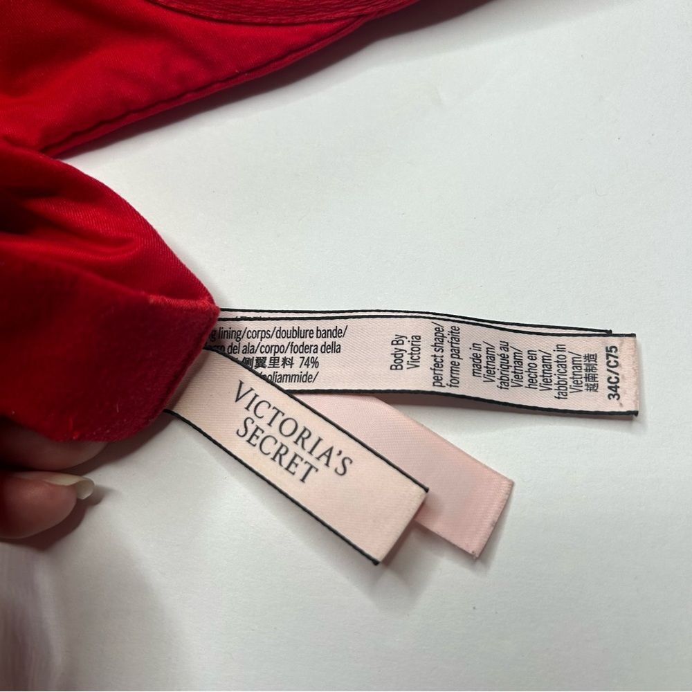 Victoria's Secret Cherry Red perfect shape lined Bra 34c Adjustable Straps - Picture 4 of 5